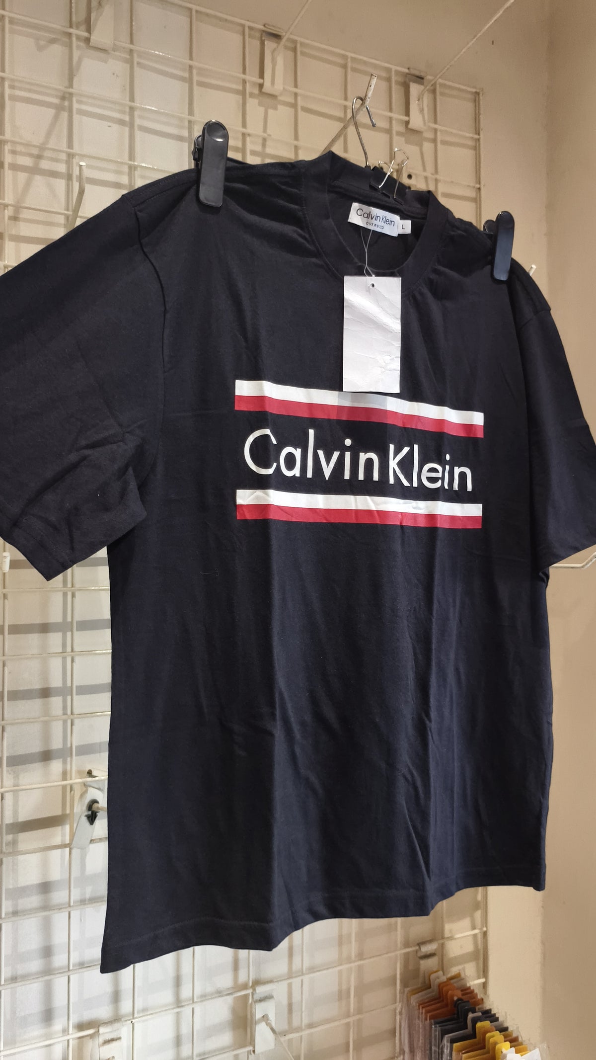 CALVIN KLEIN T-SHIRT