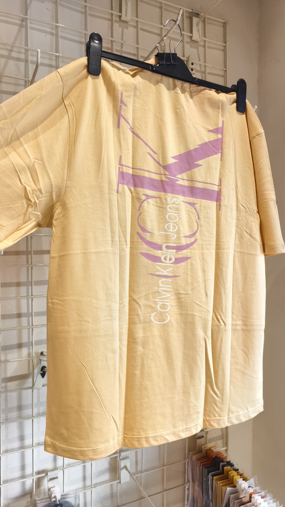 CALVIN KLEIN T-SHIRT