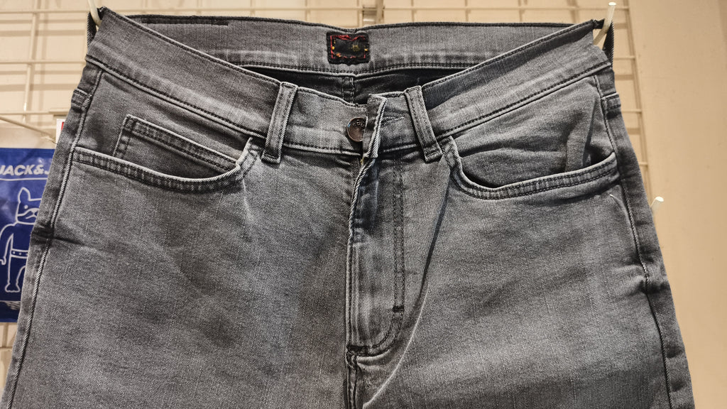 LEE JEANS