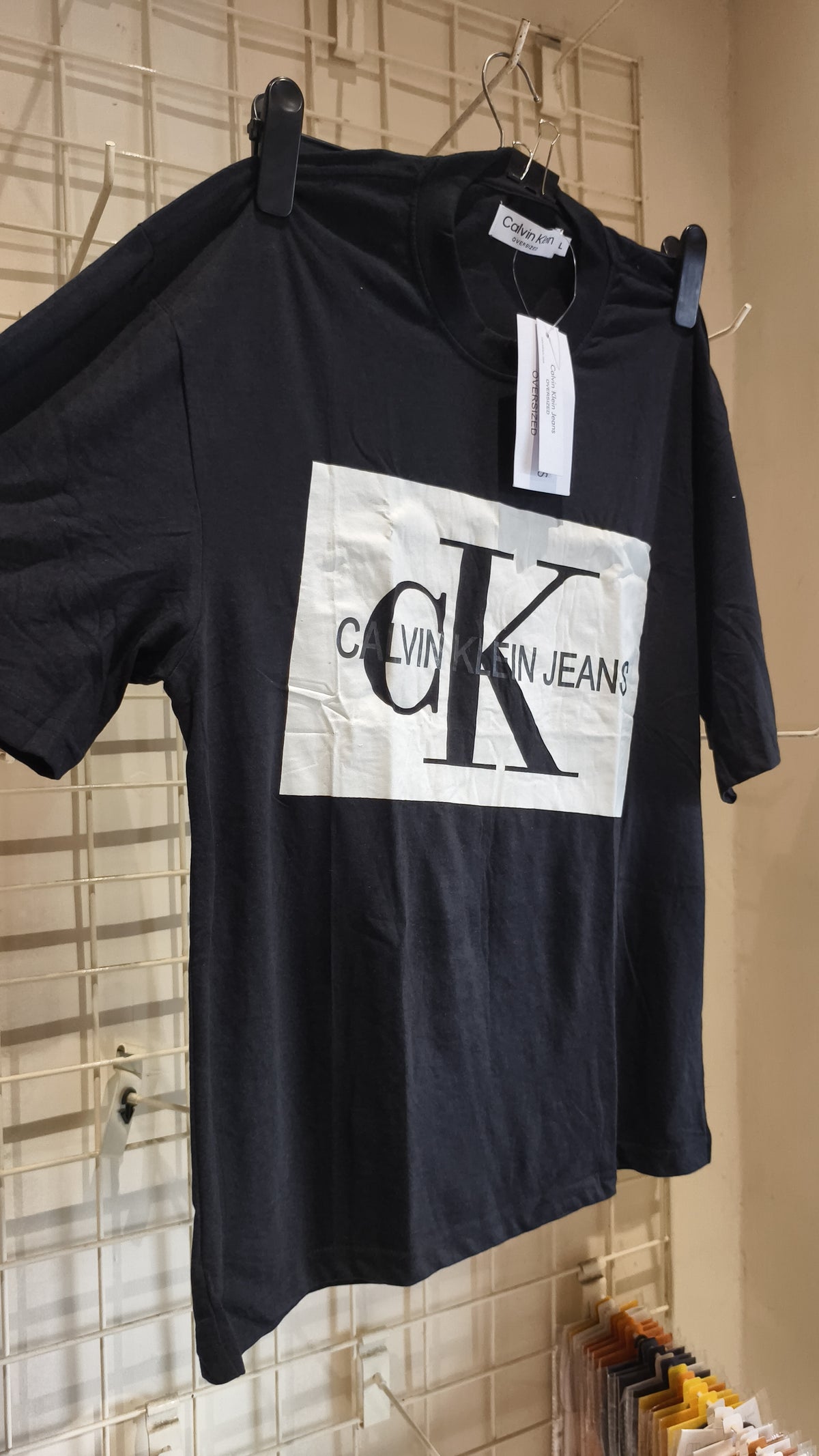 CALVIN KLEIN T-SHIRT