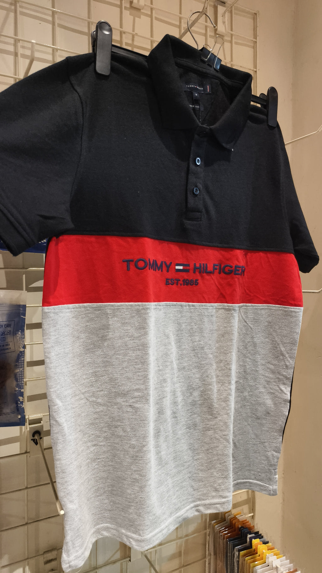 TOMMY HILFIGER
