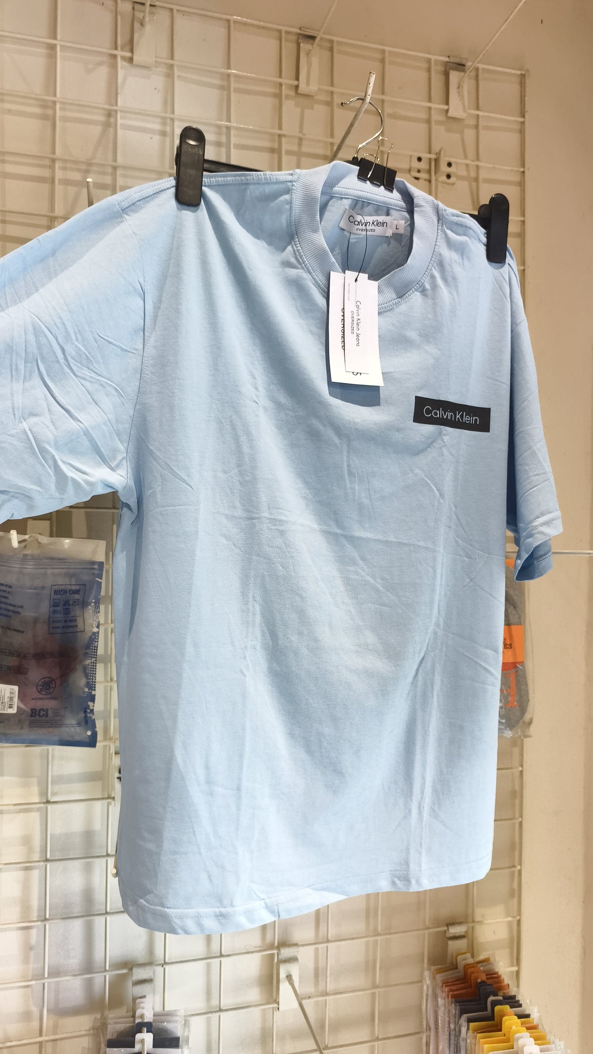 CALVIN KLEIN T-SHIRT