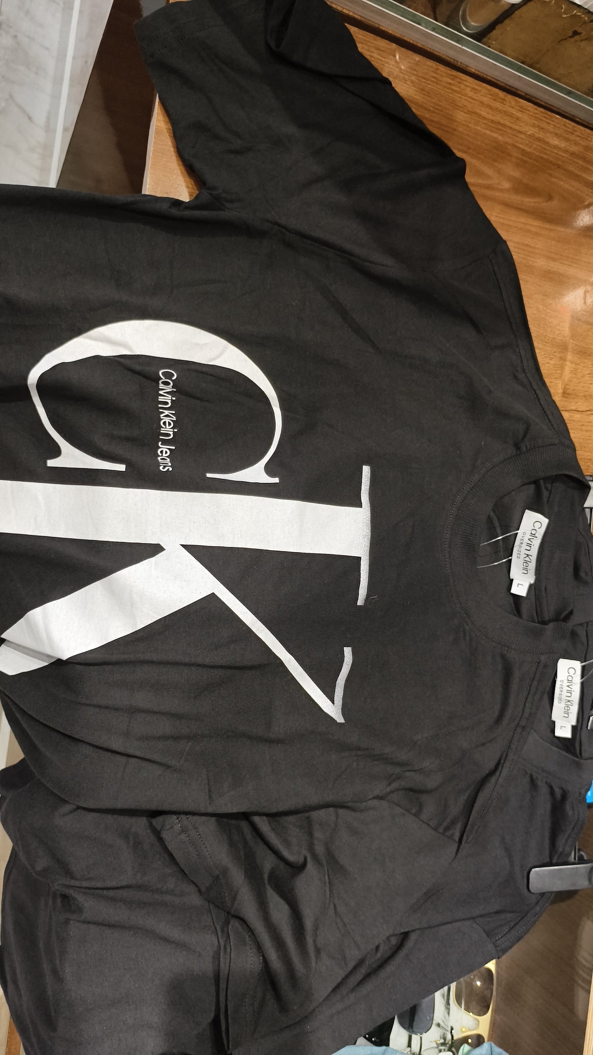 CALVIN KLEIN T-SHIRT