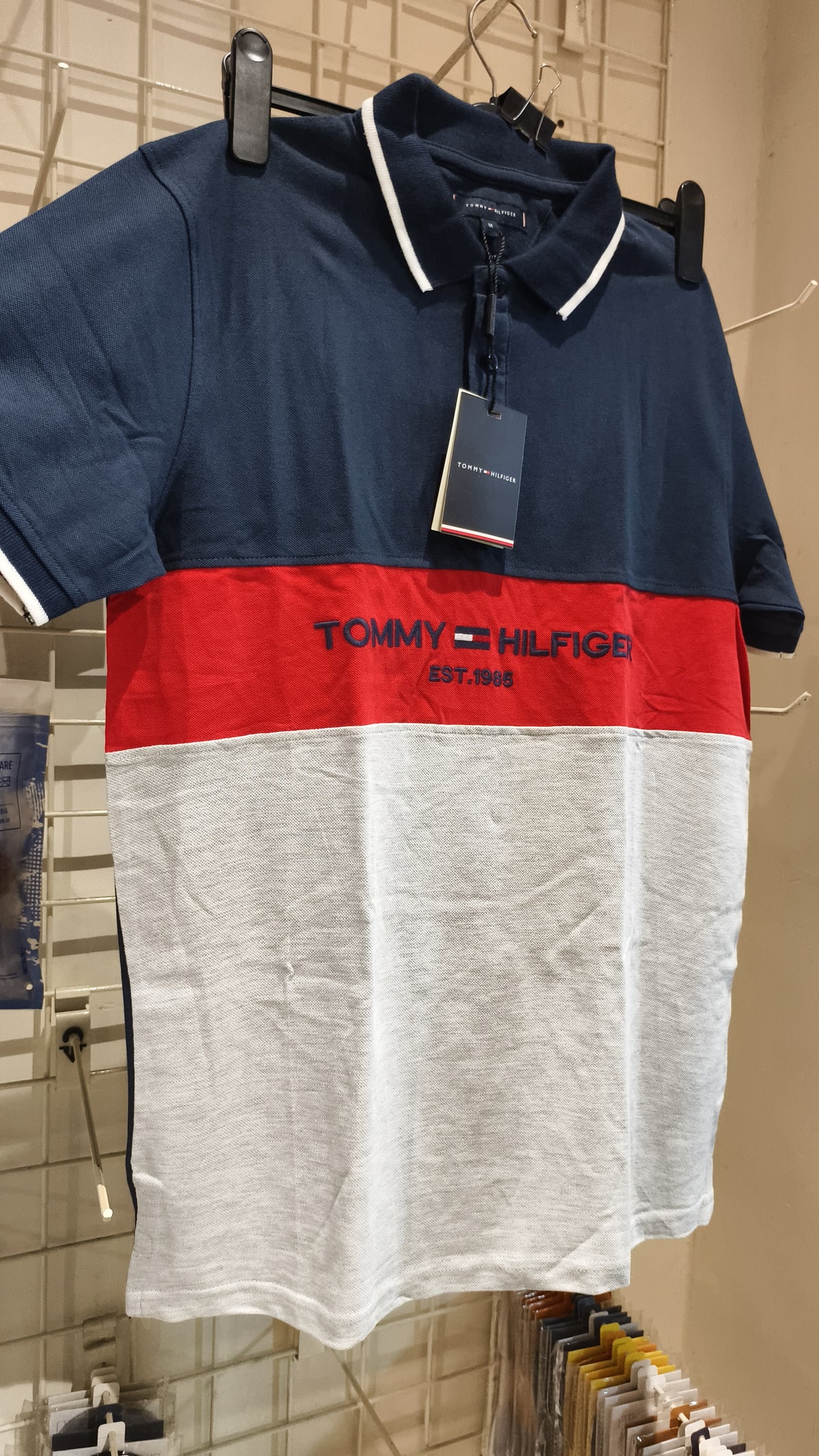 TOMMY HILFIGER