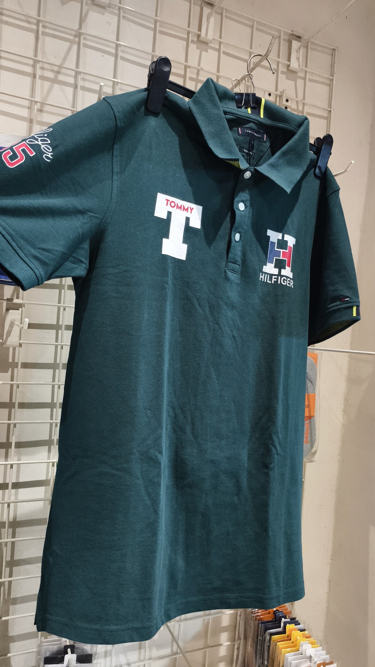 TOMMY HILFIGER