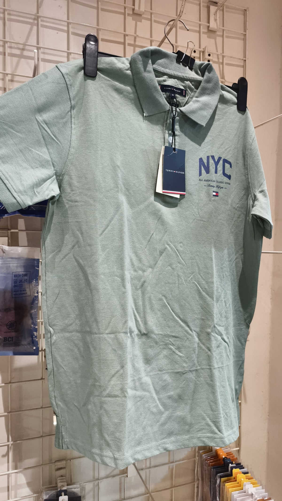 TOMMY HILFIGER