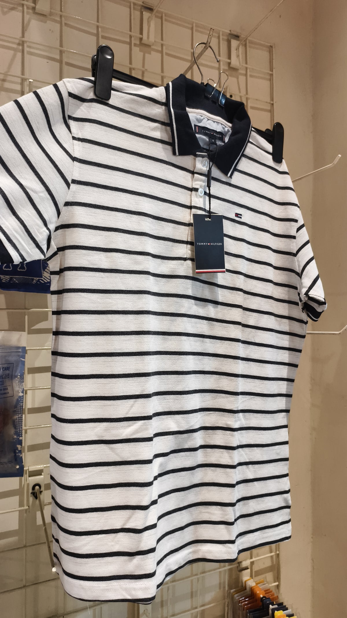 TOMMY HILFIGER