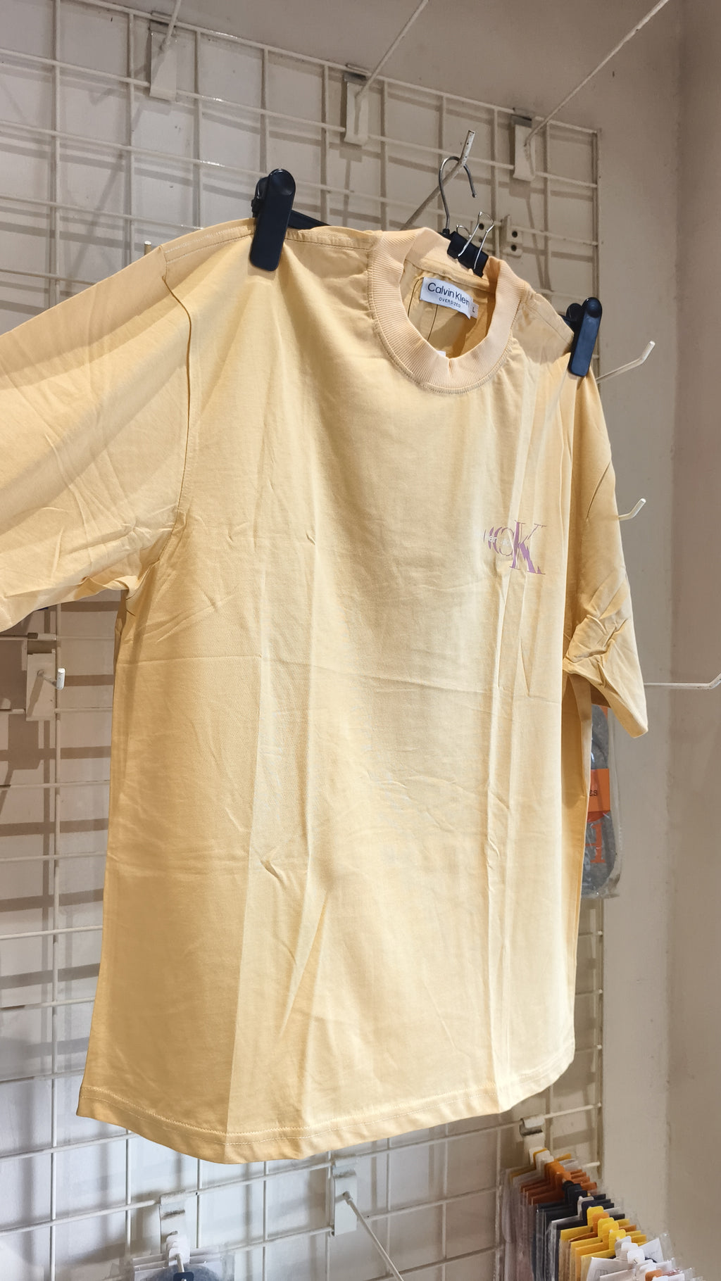 CALVIN KLEIN T-SHIRT