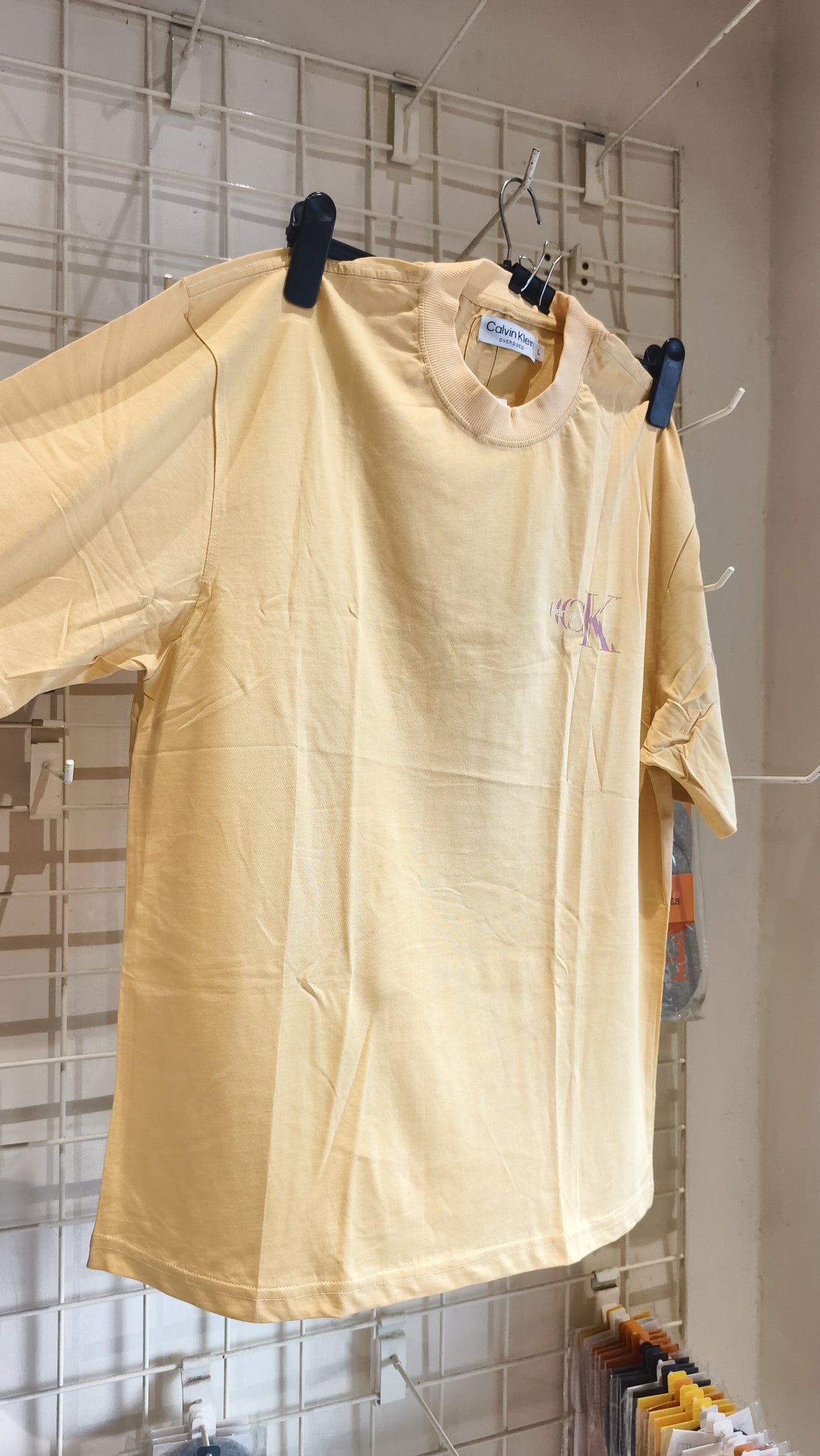 CALVIN KLEIN T-SHIRT