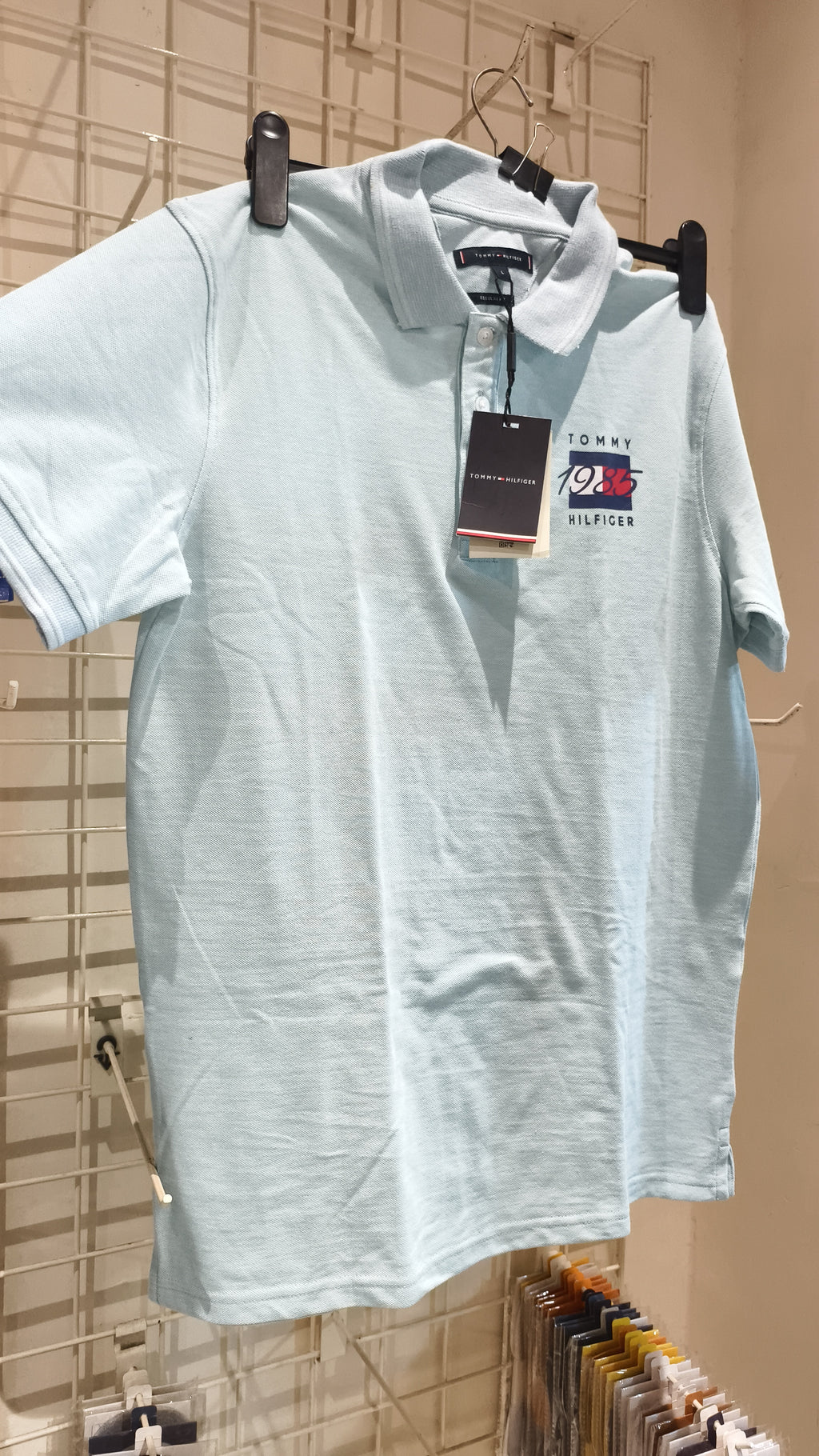 TOMMY HILFIGER